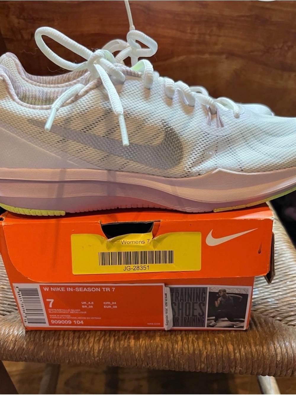 Nike White Mesh Training Sneakers with Subtle Gray Swoosh